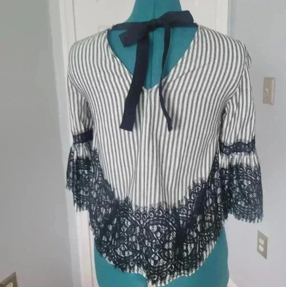 EUC Zara XS Lace Bell Sleeve Striped Tie Back Blouse